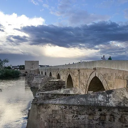 Puerta A La Mezquita Appartamento